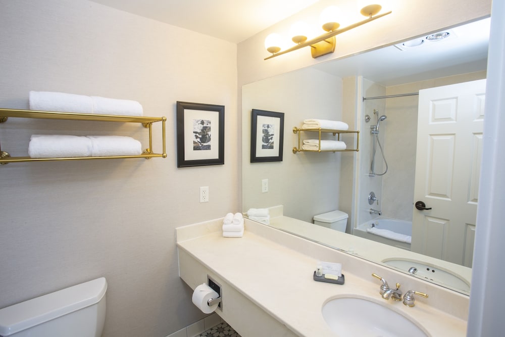 Shearwater Inn - photo 20