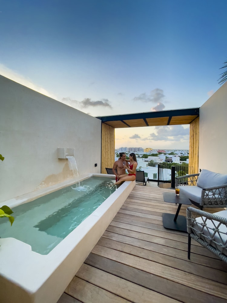 Private pool