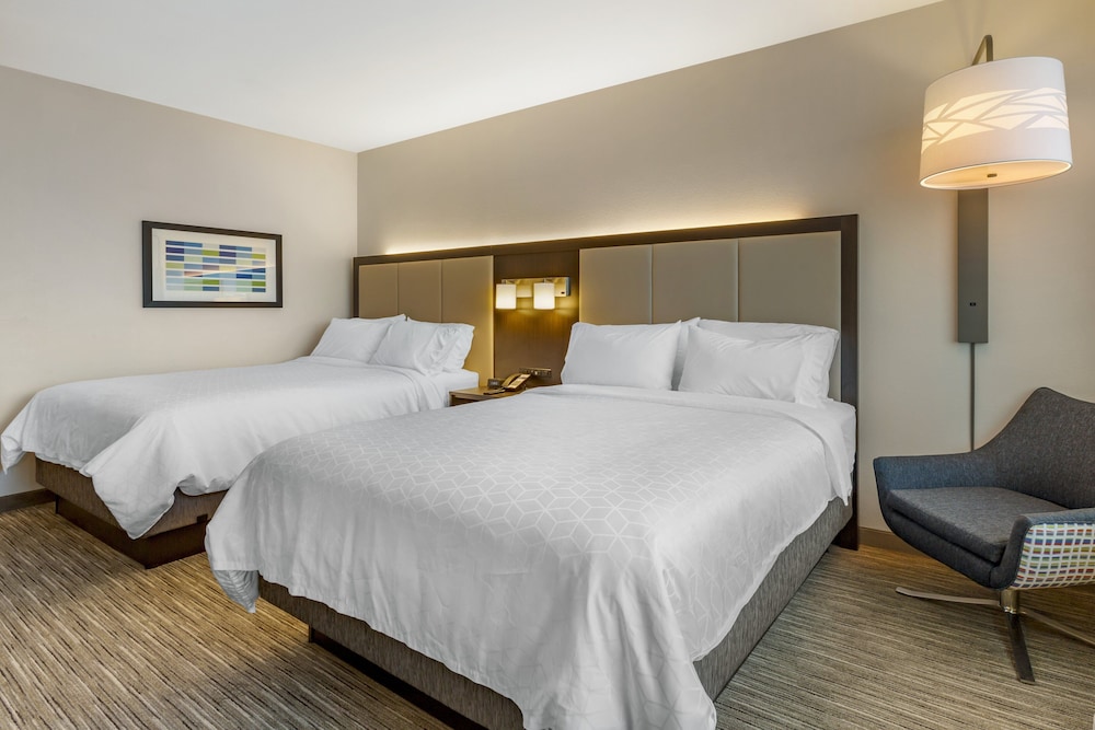 Holiday Inn Express & Suites Phoenix Dwtn State Capitol by IHG - photo 7