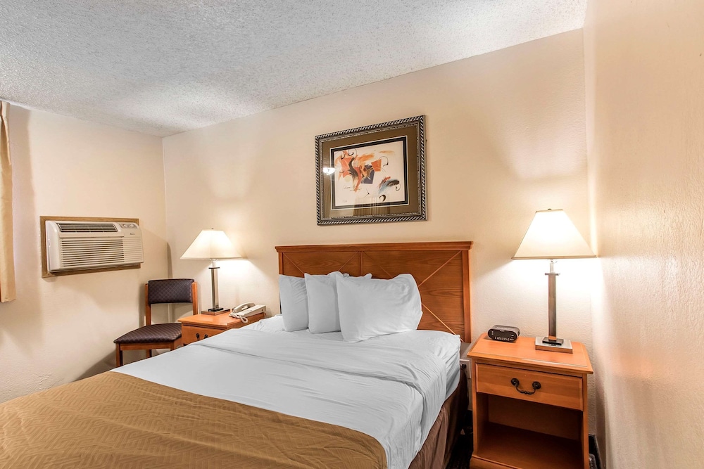 Brentwood Inn - photo 25