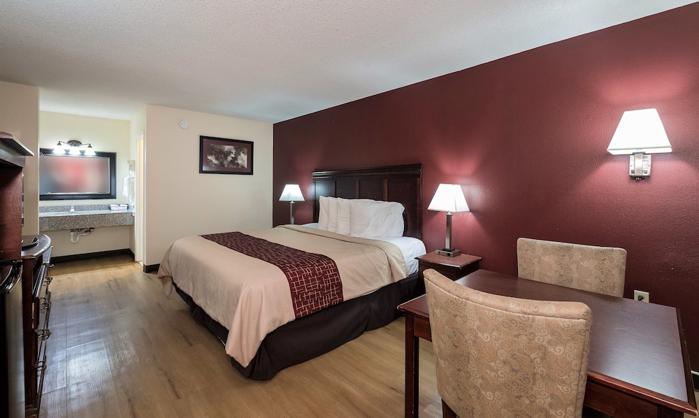 Red Roof Inn Chipley - photo 15