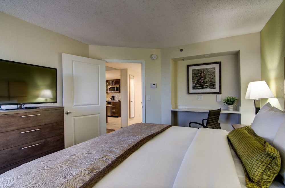 Candlewood Suites Richmond West Broad by IHG - photo 11