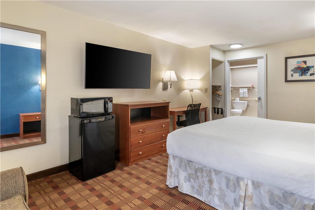 SureStay Hotel by Best Western East Brunswick - photo 11