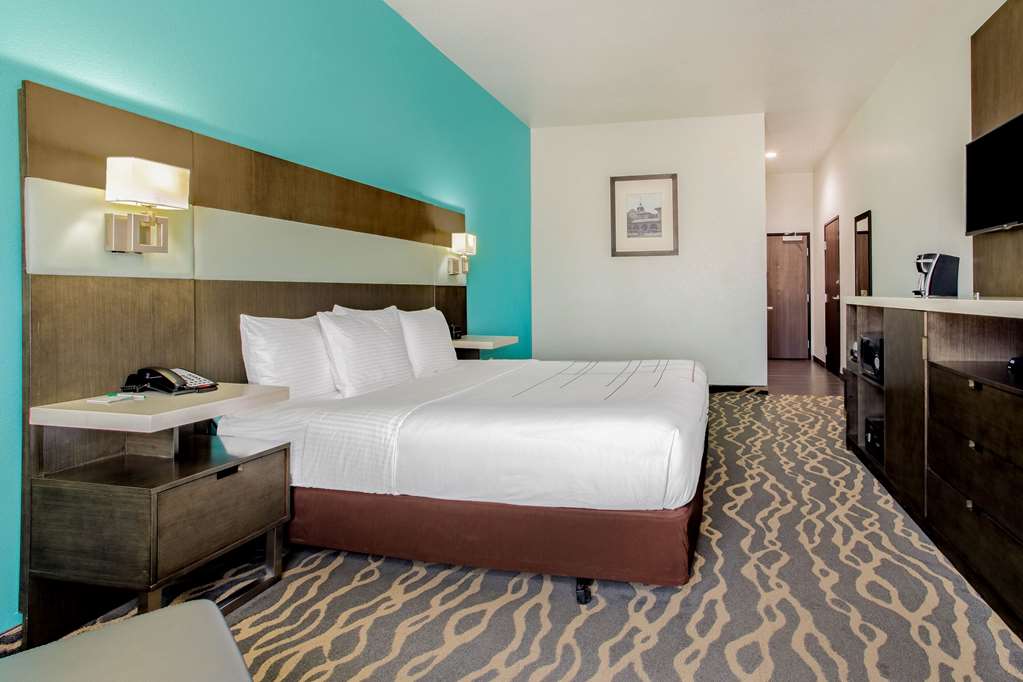 La Quinta Inn & Suites by Wyndham Northlake Fort Worth - photo 10