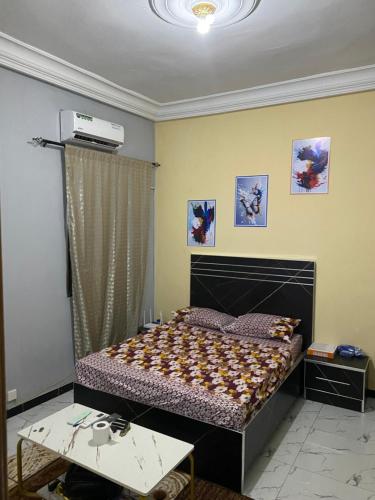 Mini studio 25x04 - carbon neutral hotel in Dakar