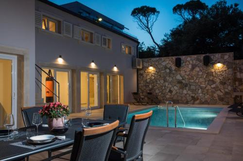 Villa Enigma