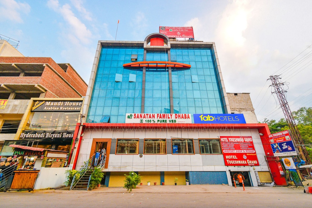 Itsy Hotels Yogeshwara Grand — hotel near Rajiv Gandhi International Airport