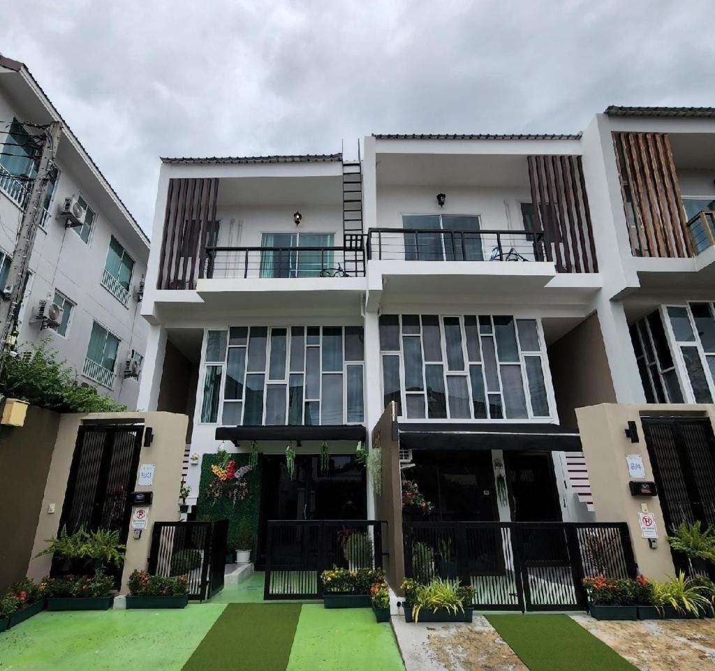 Boxsoon Nimman 3 # 4beds 4bahts in Chiang Mai, Thailand