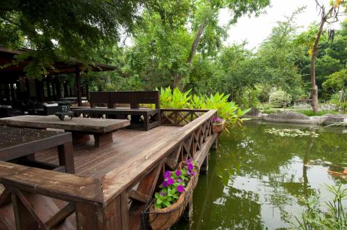 Flower Free - carbon neutral hotel in Miaoli
