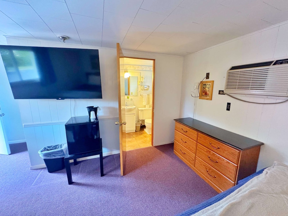 Beachcomber of Mackinaw - photo 45