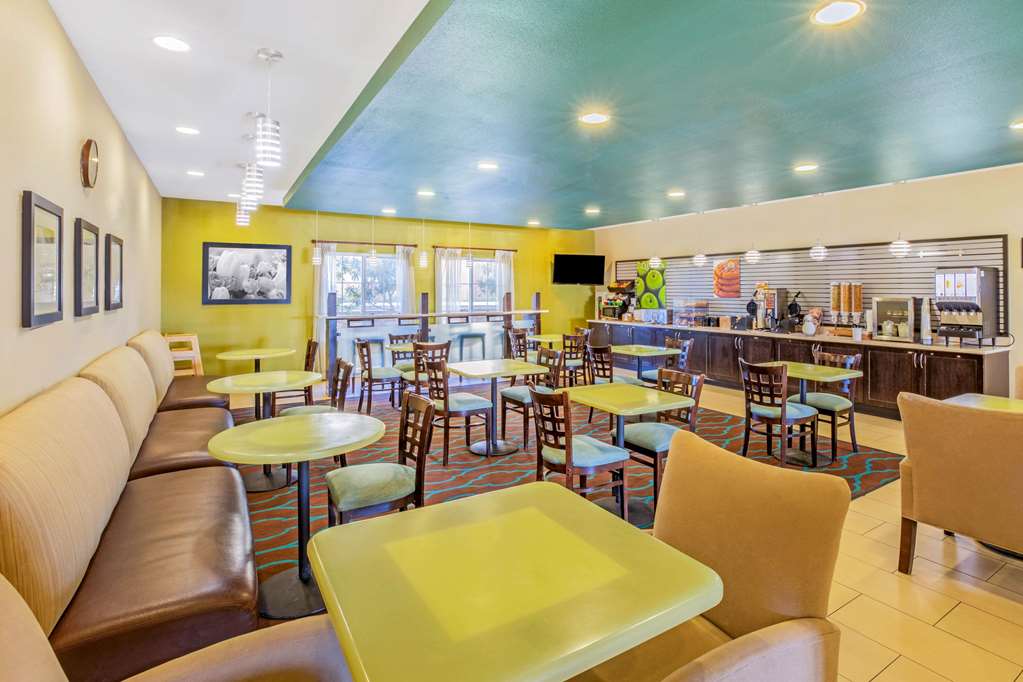 La Quinta Inn Suites Floresville - photo 50