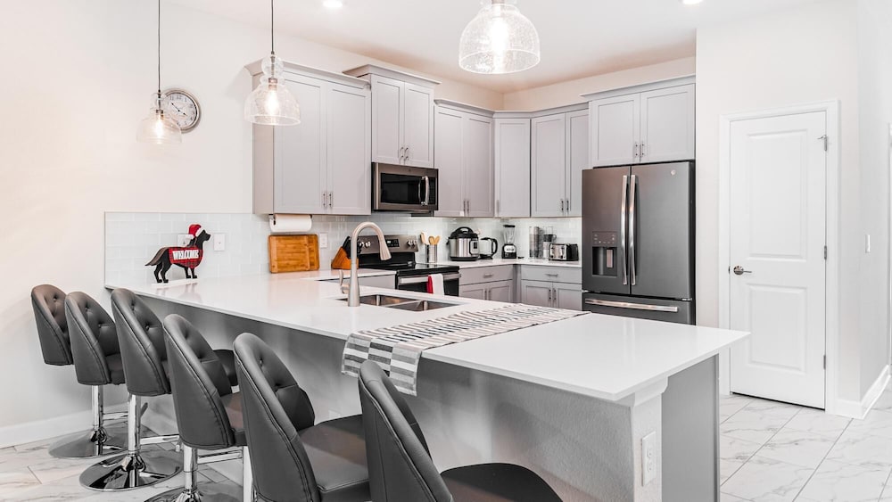 Storey Lake 9BR With Pool SPA Game Room Water Park - photo 5