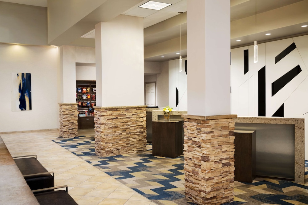 Hilton Fort Collins - photo 8