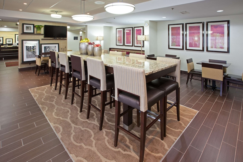 Hampton Inn Dickson - photo 2