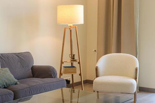 Central and Comfy Tbilisi 1BR Apartment by Wehost