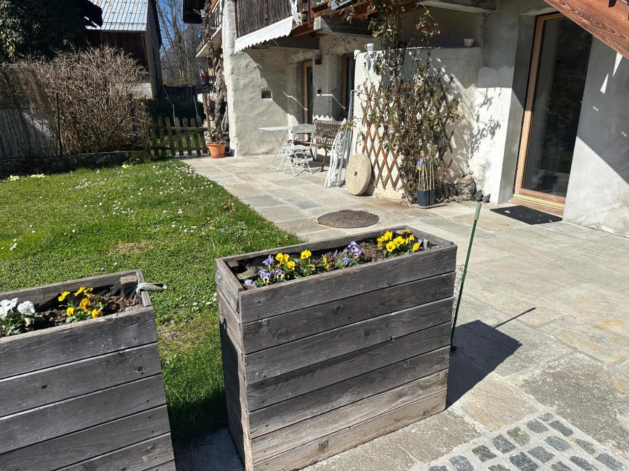 Dans Hameau Pres Des Pistes Logement de Plein Pied Au Calme — hotel in Taninges