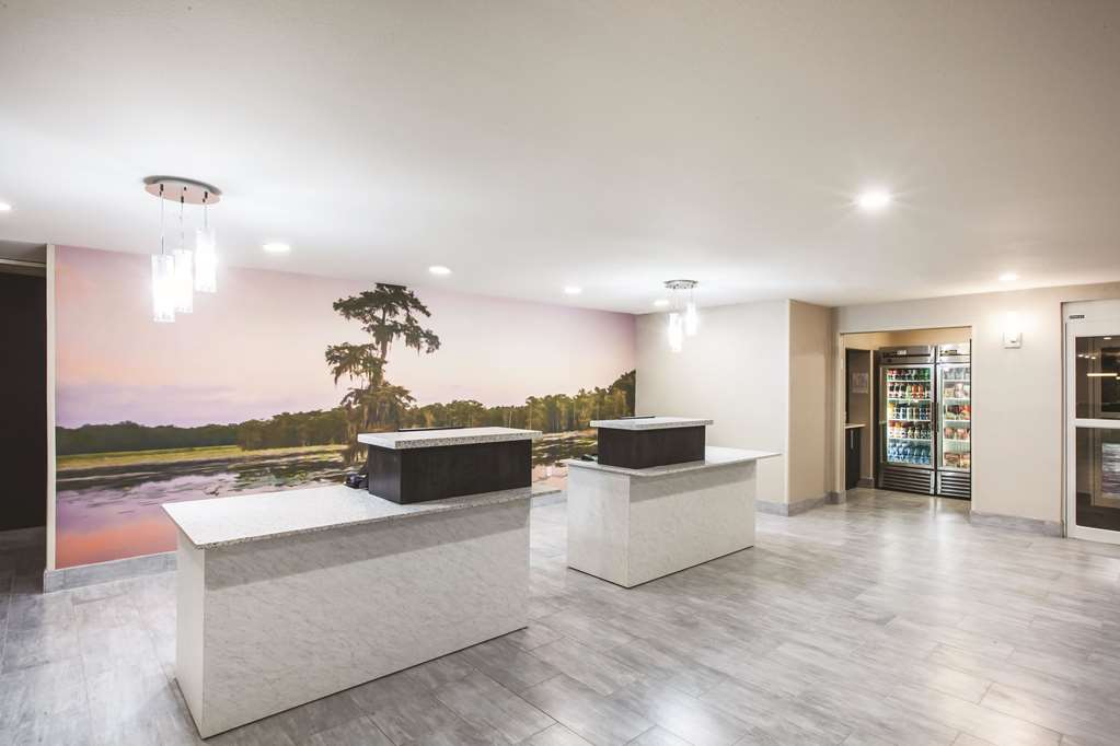 La Quinta Inn & Suites by Wyndham Walker Denham Springs - photo 4
