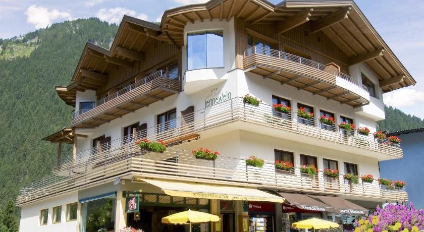 Hotel Garni Jennewein in Mayrhofen, Austria