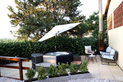 Tognazzi Casa Vacanze Appartamento Due Archi — 4-Star Luxury Hotel in San Gimignano, Italy