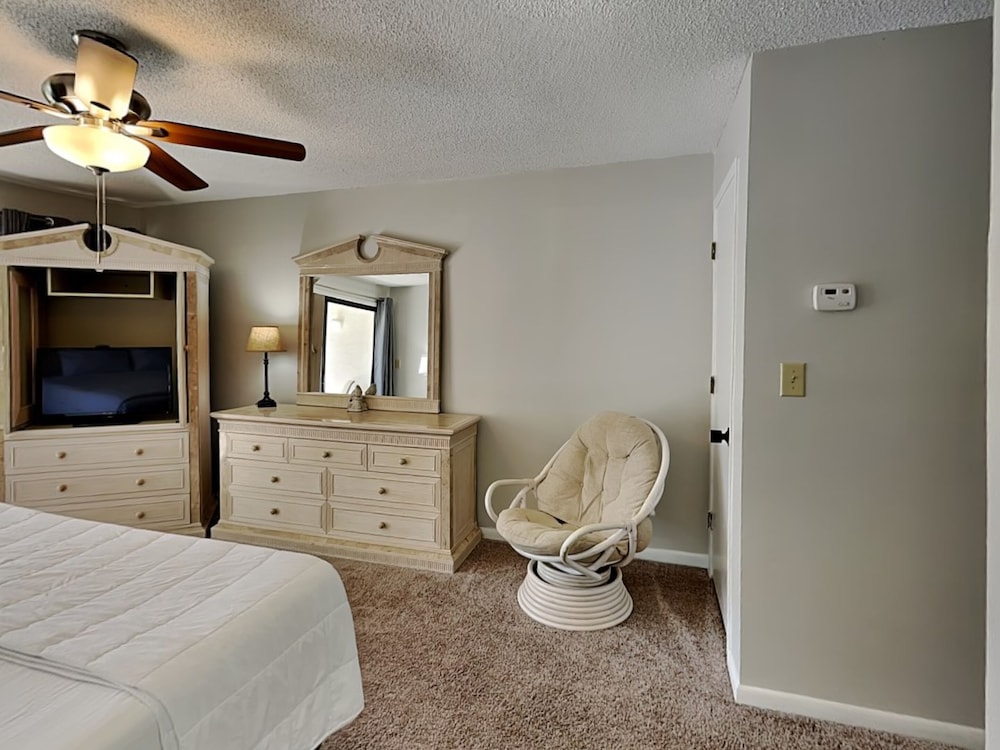 Edgewater Beach & Golf Resort II by Resort Collection - photo 43
