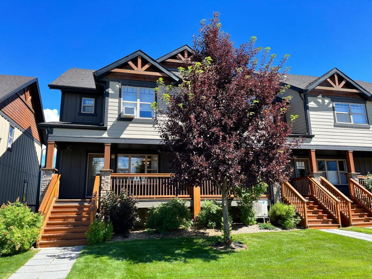 Perfect Base Invermere 3bd Townhouse Mt Views with Garage — 4-Star Luxury Hotel in Invermere, Canada
