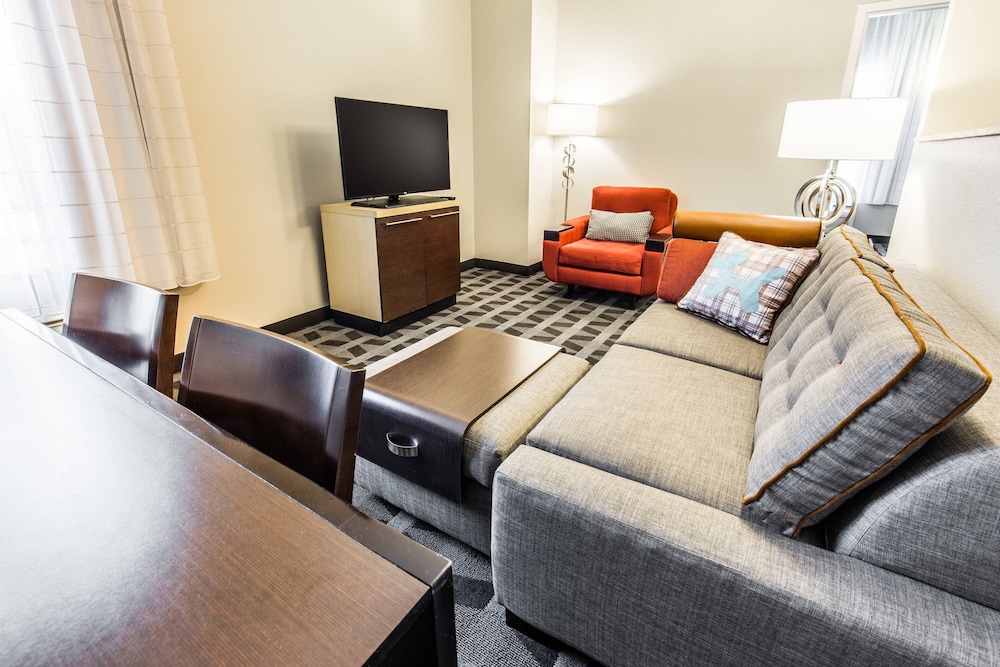 TownePlace Suites by Marriott Gilford - photo 20