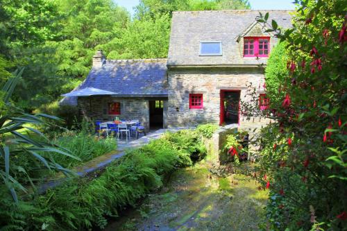 Moulin De Beuzidou — hotel in Saint-Urbain