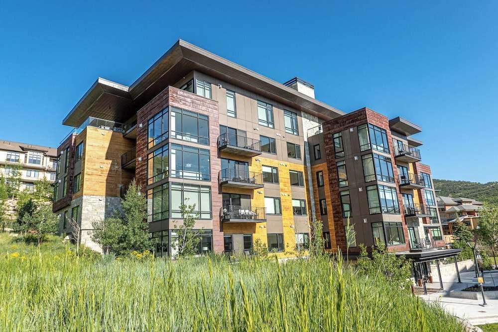 Lift by All Seasons Resort Lodging — 4-Star Luxury Hotel in Bridgeport, United States
