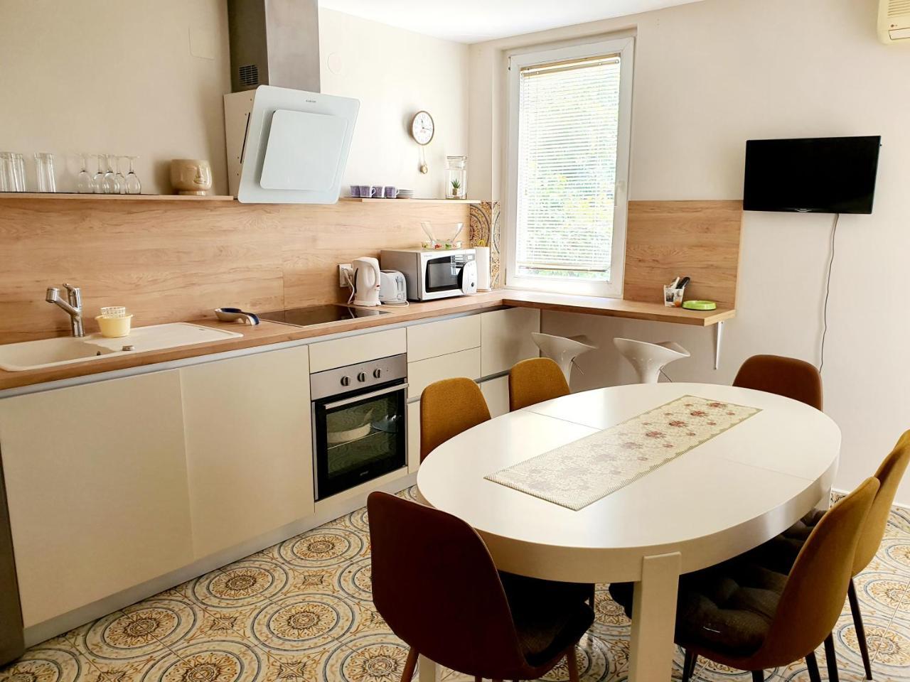 Batala1 City marina apartment with secured private parking