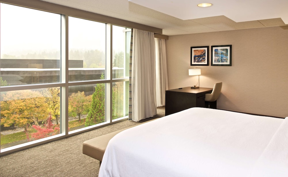Embassy Suites by Hilton Seattle Bellevue - photo 23