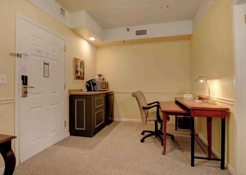 Senator Inn & Spa - photo 39