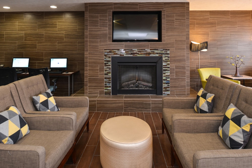 Holiday Inn Express & Suites Omaha West an IHG Hotel - photo 2