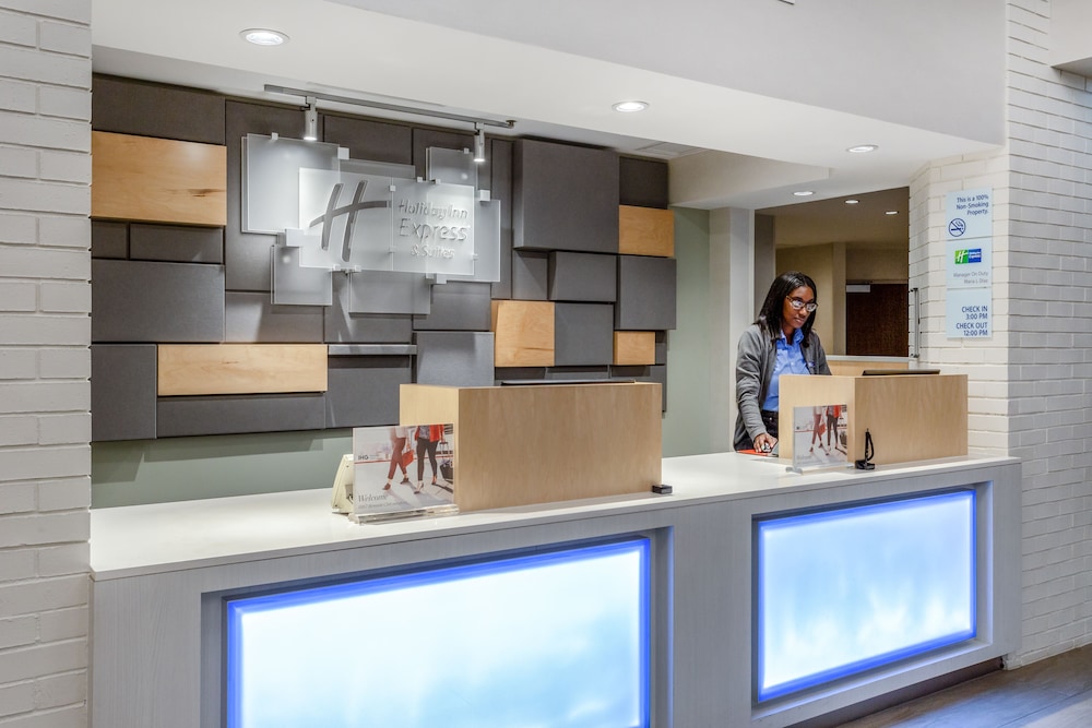 Holiday Inn Express Hotel & Suites Chicago Midway Airport by IHG - photo 33