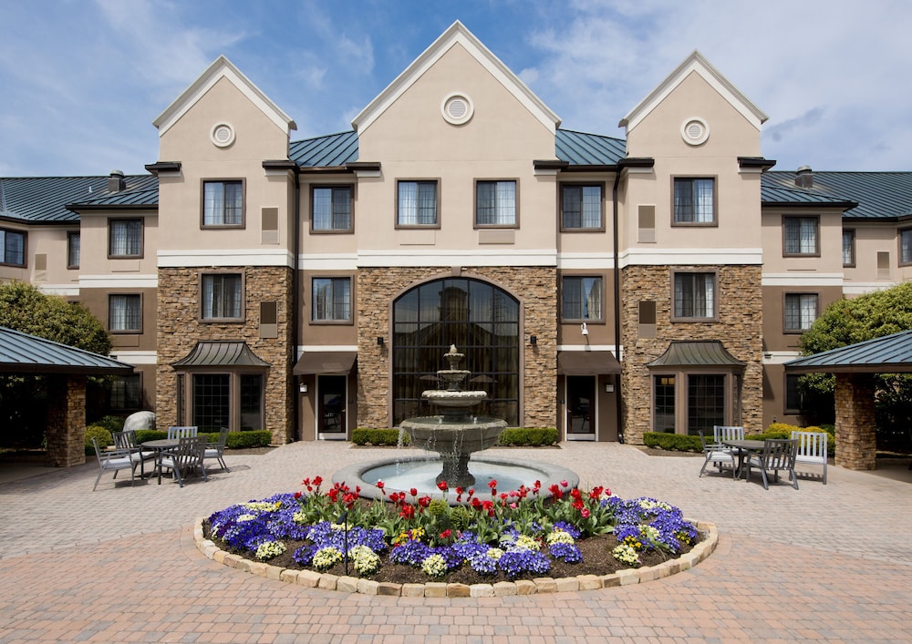 Staybridge Suites Charlotte Ballantyne by IHG - photo 50