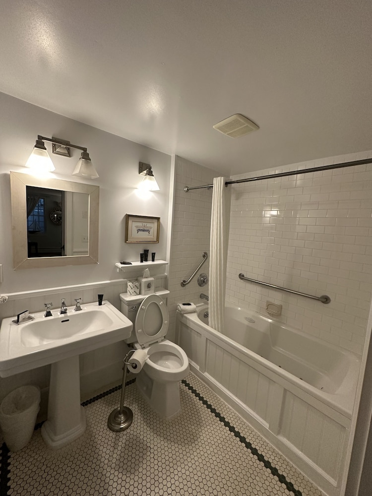 Buttermilk Falls Inn - photo 28