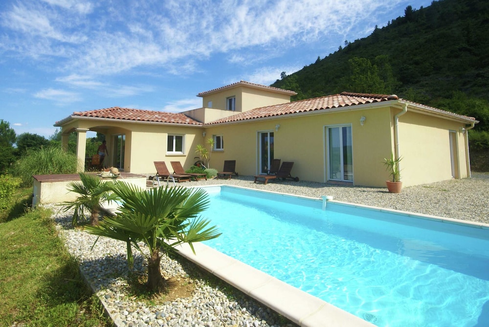 Mesmerising Villa in Les Vans With Private Pool — 4-Star Luxury Hotel in Les Vans, France