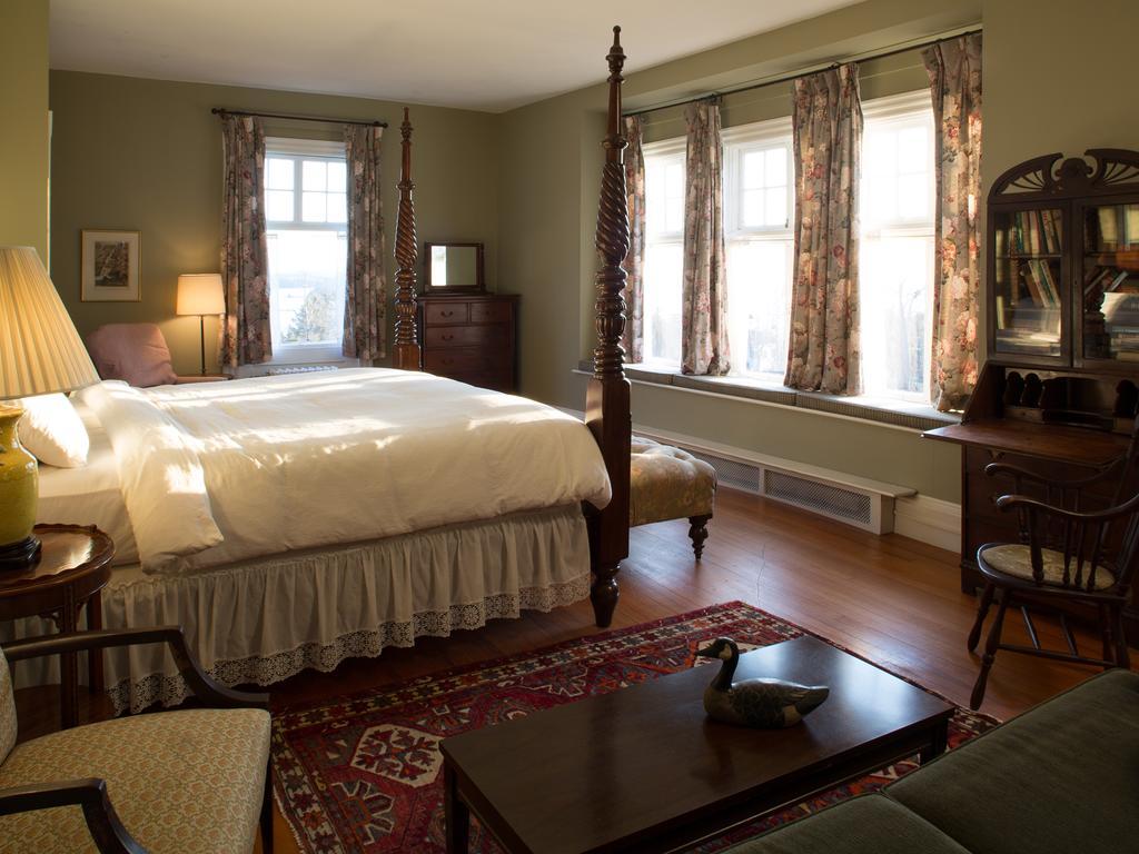 Manor Inn - photo 2