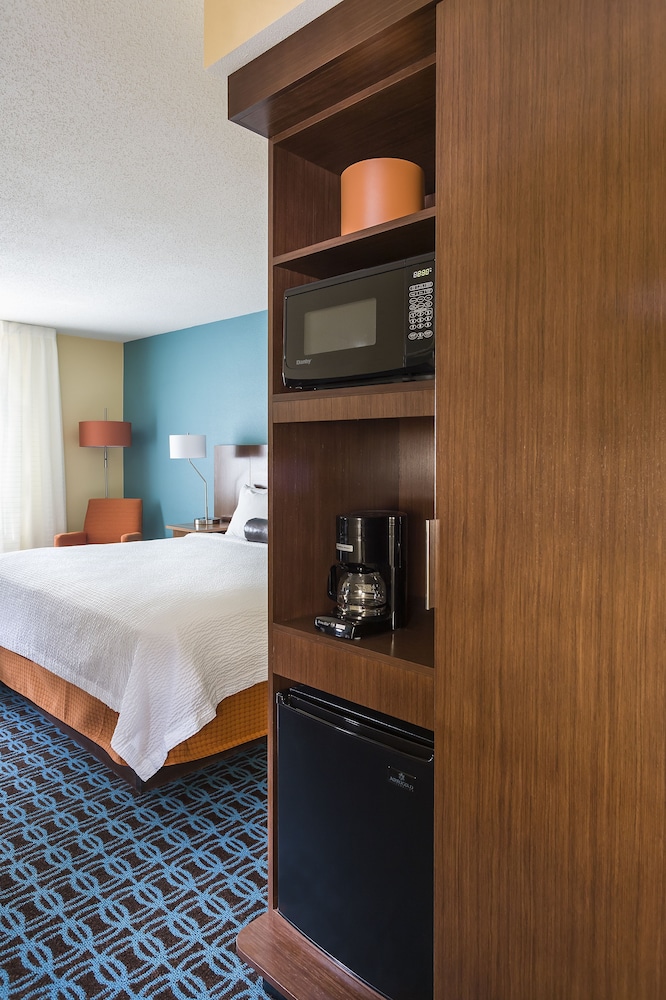 Fairfield Inn & Suites Mansfield Ontario - photo 12