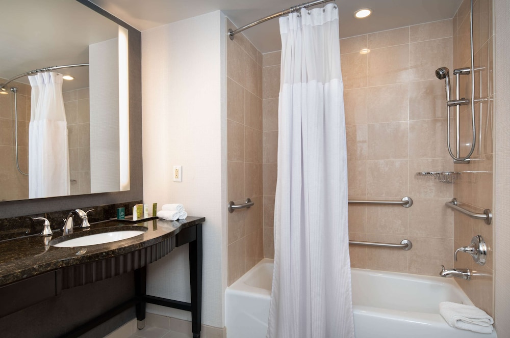 Hilton Baltimore Inner Harbor - photo 35