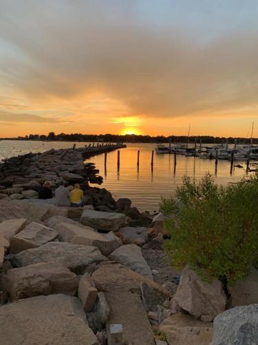 Borough Beach Apartment — 4-Star Luxury Hotel in Stonington, United States