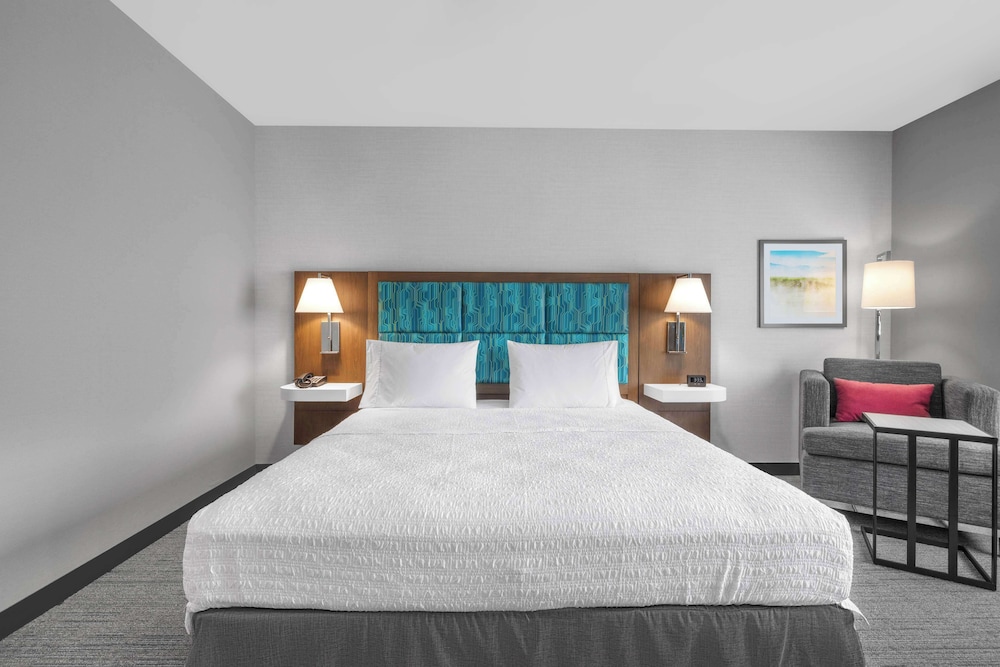 Hampton Inn & Suites by Hilton Bakersfield Central - photo 21