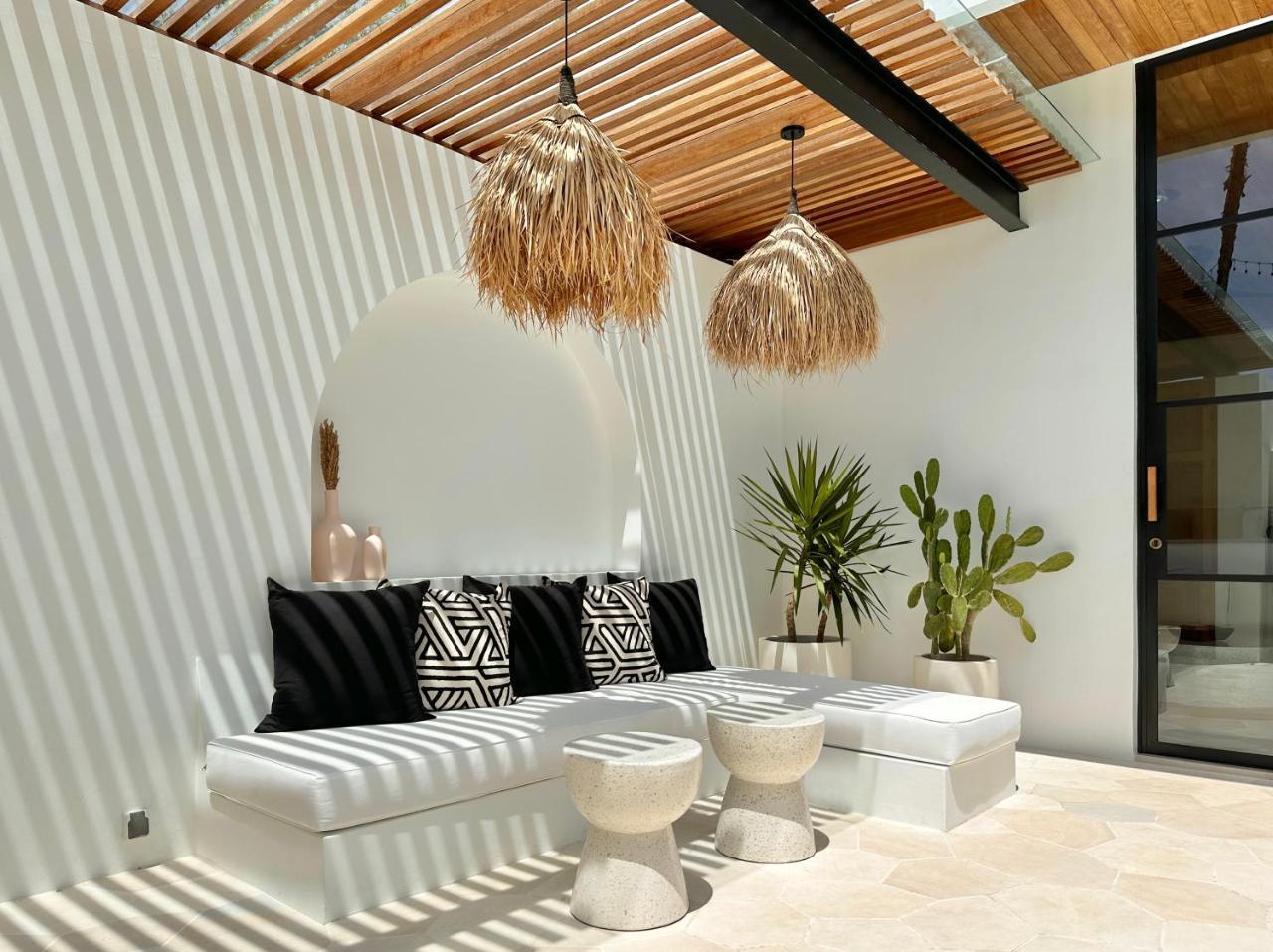 The Suites by The Young Villas — 4-Star Luxury Hotel in Pecatu, Indonesia