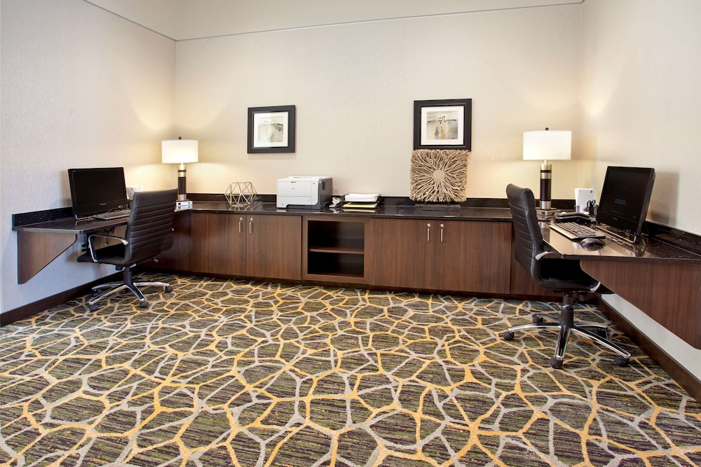 Hampton Inn & Suites Minneapolis Downtown - photo 37