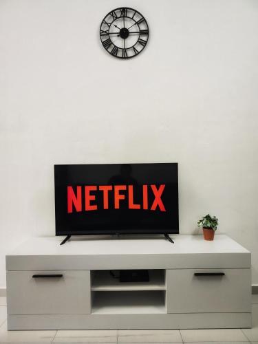Homestay Temerloh Near Hospital 4Bedroom 4Air cond 10pax Free Wi Fi Netflix — 4-Star Luxury Hotel in Temerluh, Malaysia