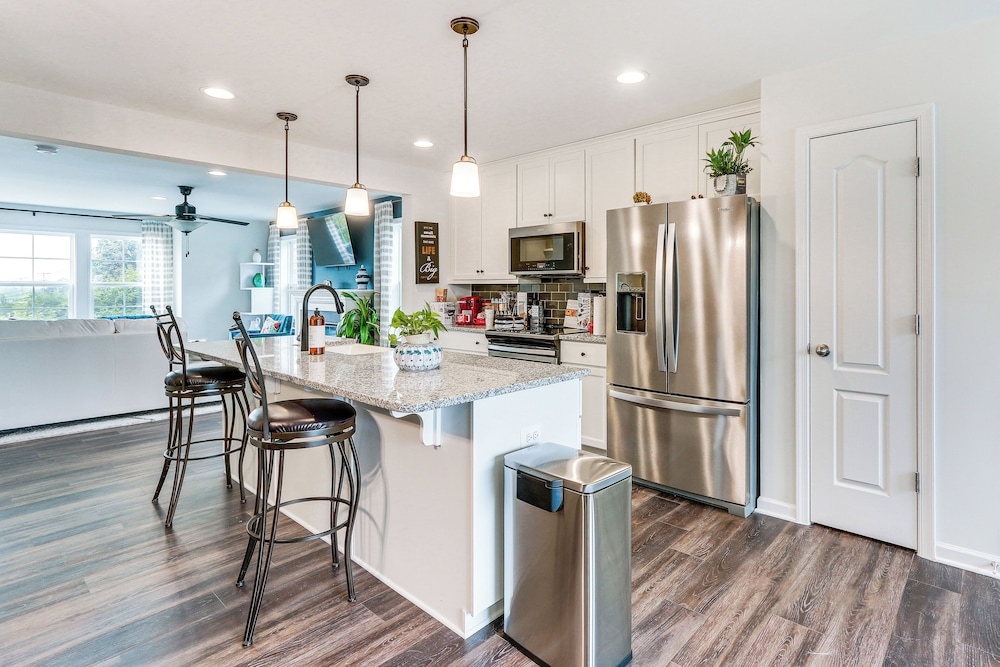2 Mi to Hollywood Casino: Charles Town Townhome - featured photo