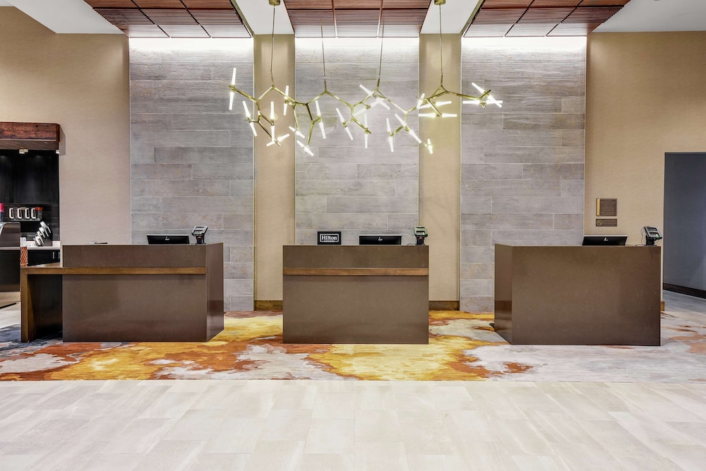 Embassy Suites by Hilton Jonesboro Red Wolf Convention Center - photo 4