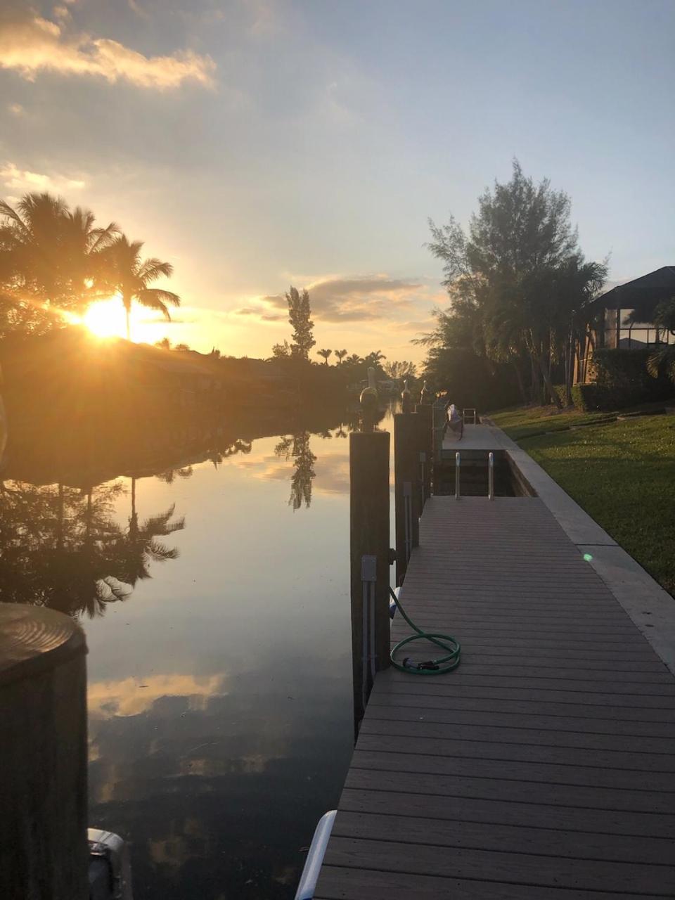 Villa Cozy Cottage Waterfront — 4-Star Luxury Hotel in Cape Coral, United States