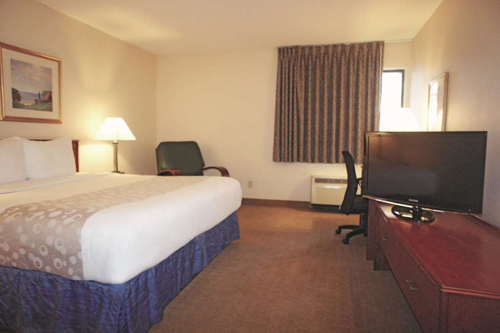 La Quinta Inn by Wyndham Omaha Southwest - photo 9