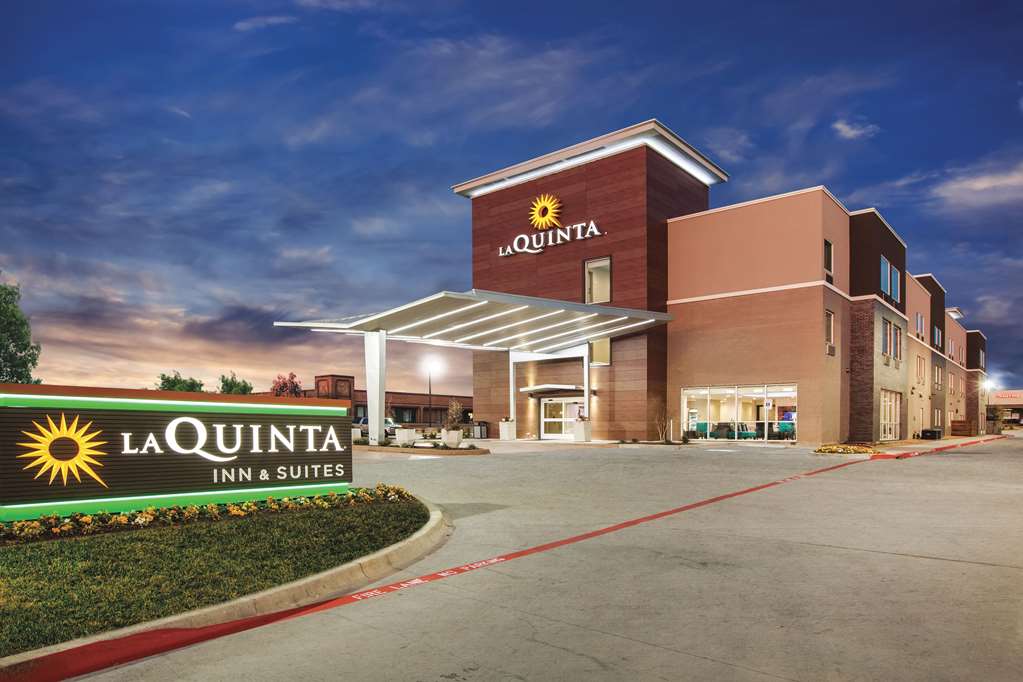 La Quinta Inn & Suites by Wyndham Dallas Northeast Arboretum - featured photo