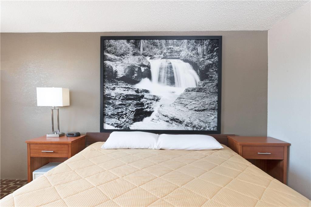 Super 8 by Wyndham Miles City - photo 15